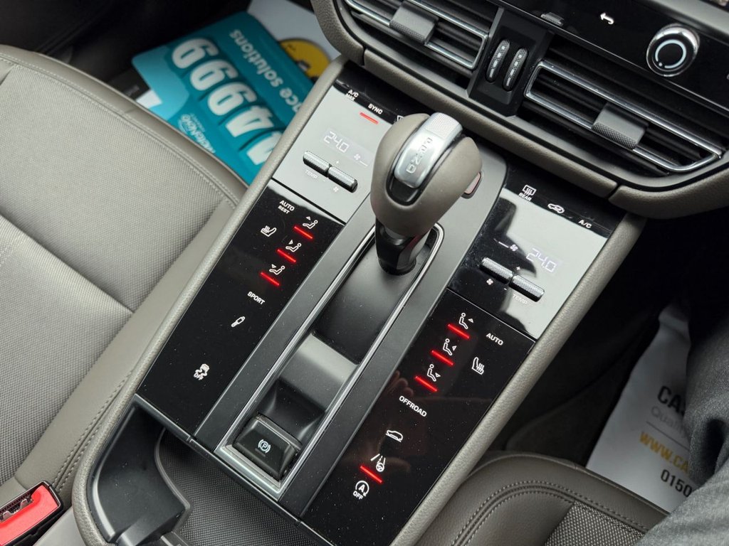 Used Porsche Macan 2023 for sale - 77327802: Photo 38