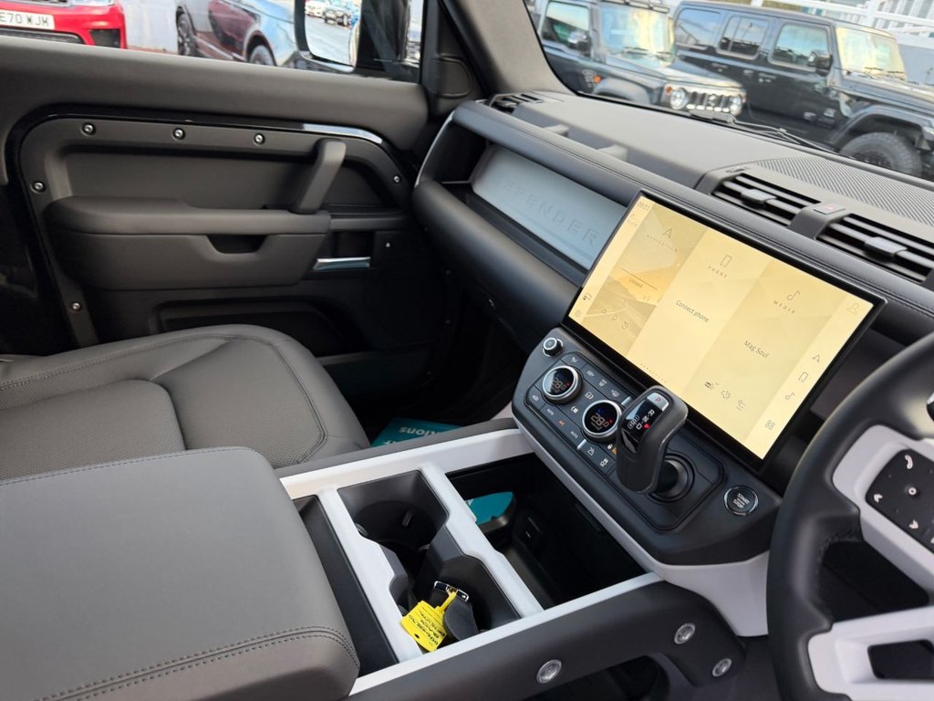 Used Land Rover Defender 90 2026 for sale - 77820541: Photo 11