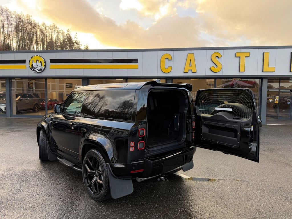 Used Land Rover Defender 90 2026 for sale - 77820541: Photo 14