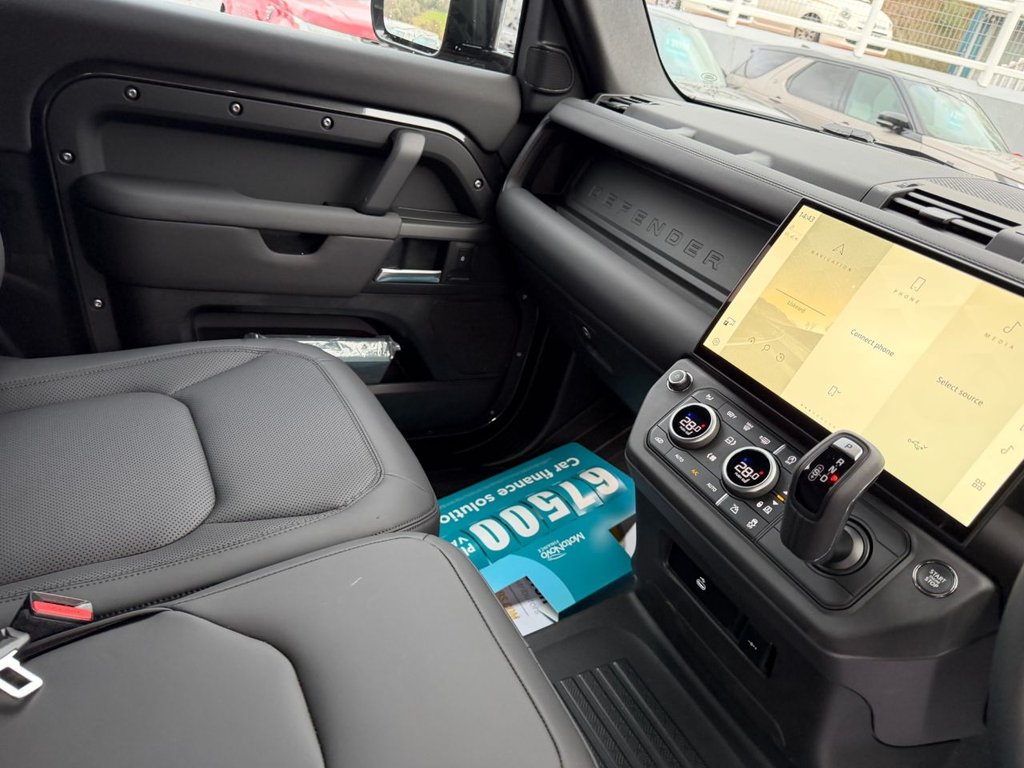 Used Land Rover Defender 2025 for sale - 76883242: Photo 11