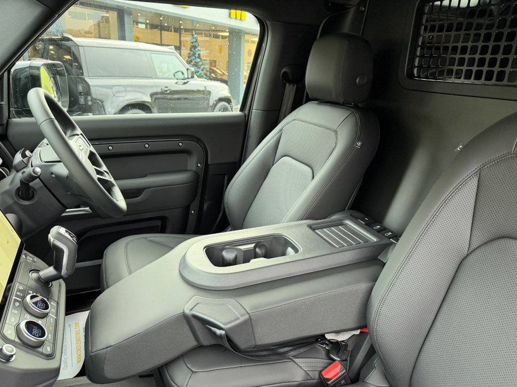 Used Land Rover Defender 2025 for sale - 76883242: Photo 21