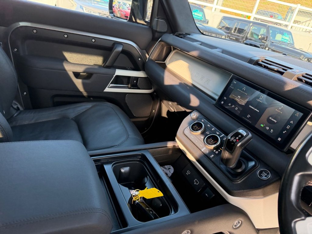 Used Land Rover Defender 2022 for sale - 77734284: Photo 11