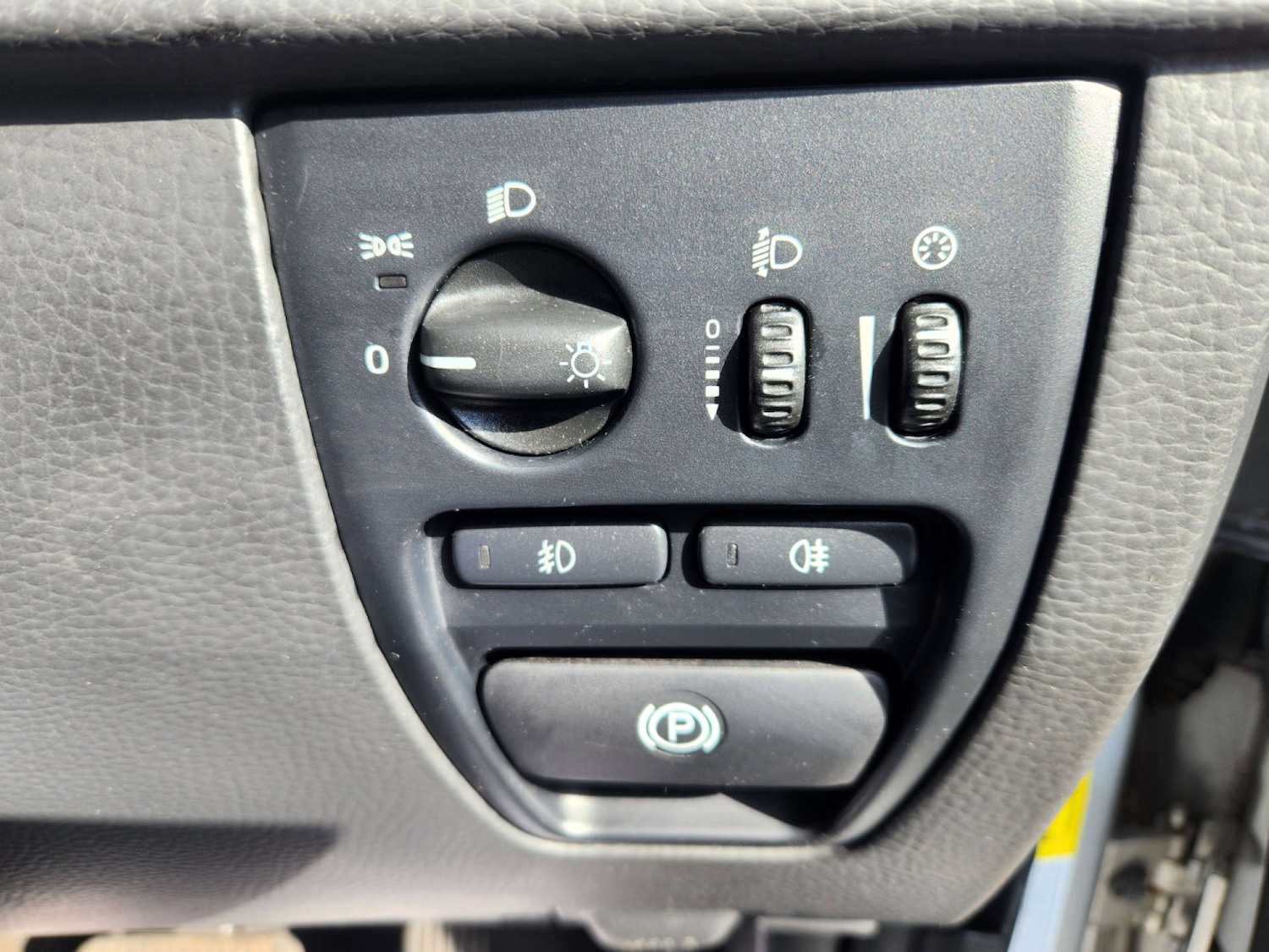 Used Volvo XC90 2007 for sale - 76749778: Photo 35