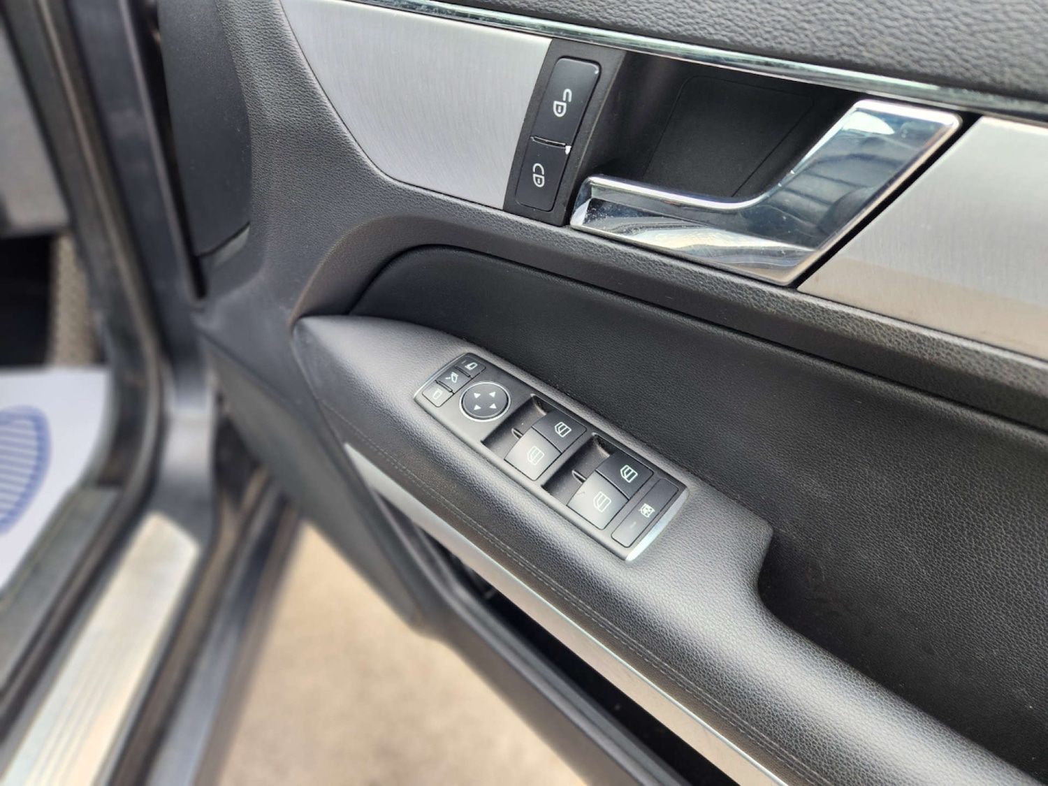 Used Mercedes-Benz E Class 2012 for sale - 76690634: Photo 28