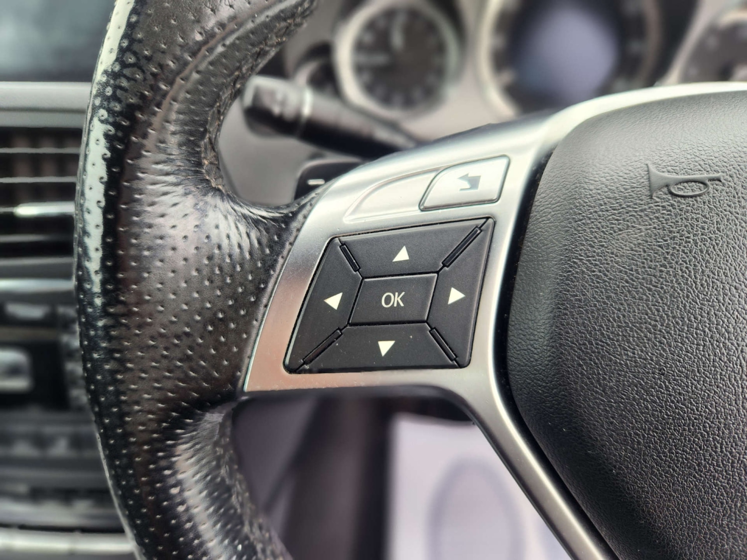 Used Mercedes-Benz E Class 2012 for sale - 76690634: Photo 35