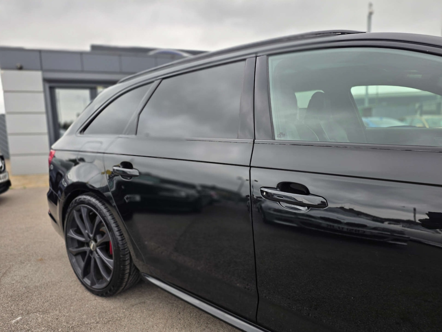 Used Audi A4 2017 for sale - 76690635: Photo 5