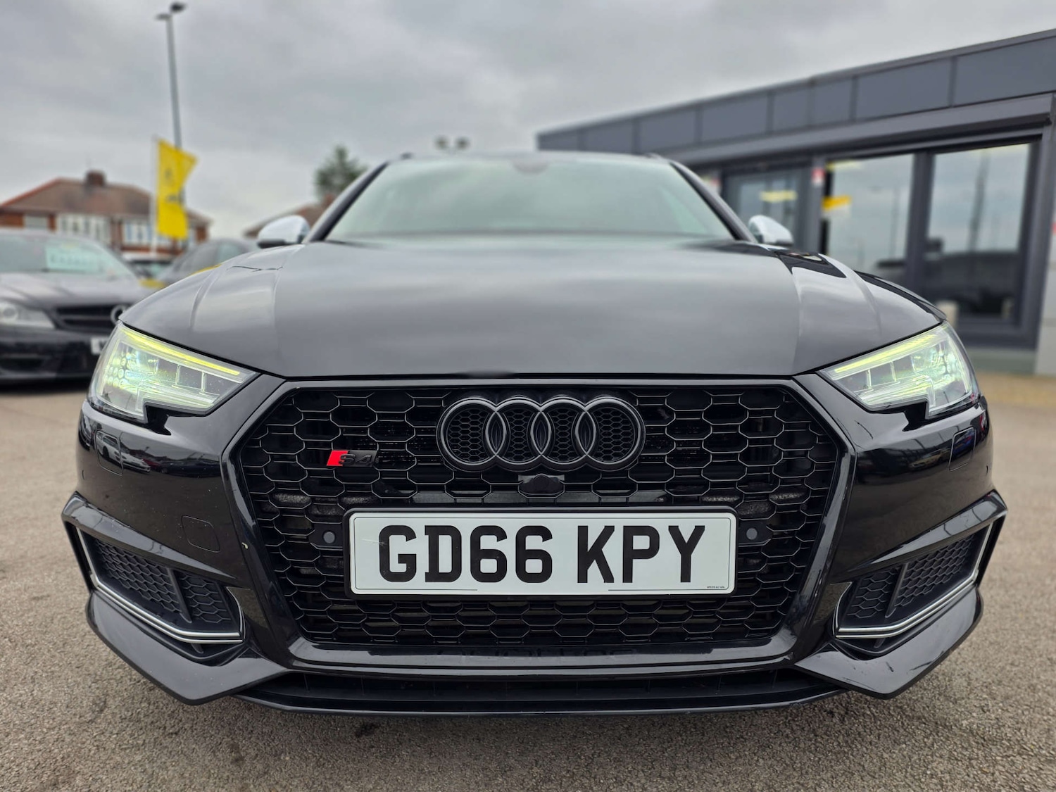 Used Audi A4 2017 for sale - 76690635: Photo 8