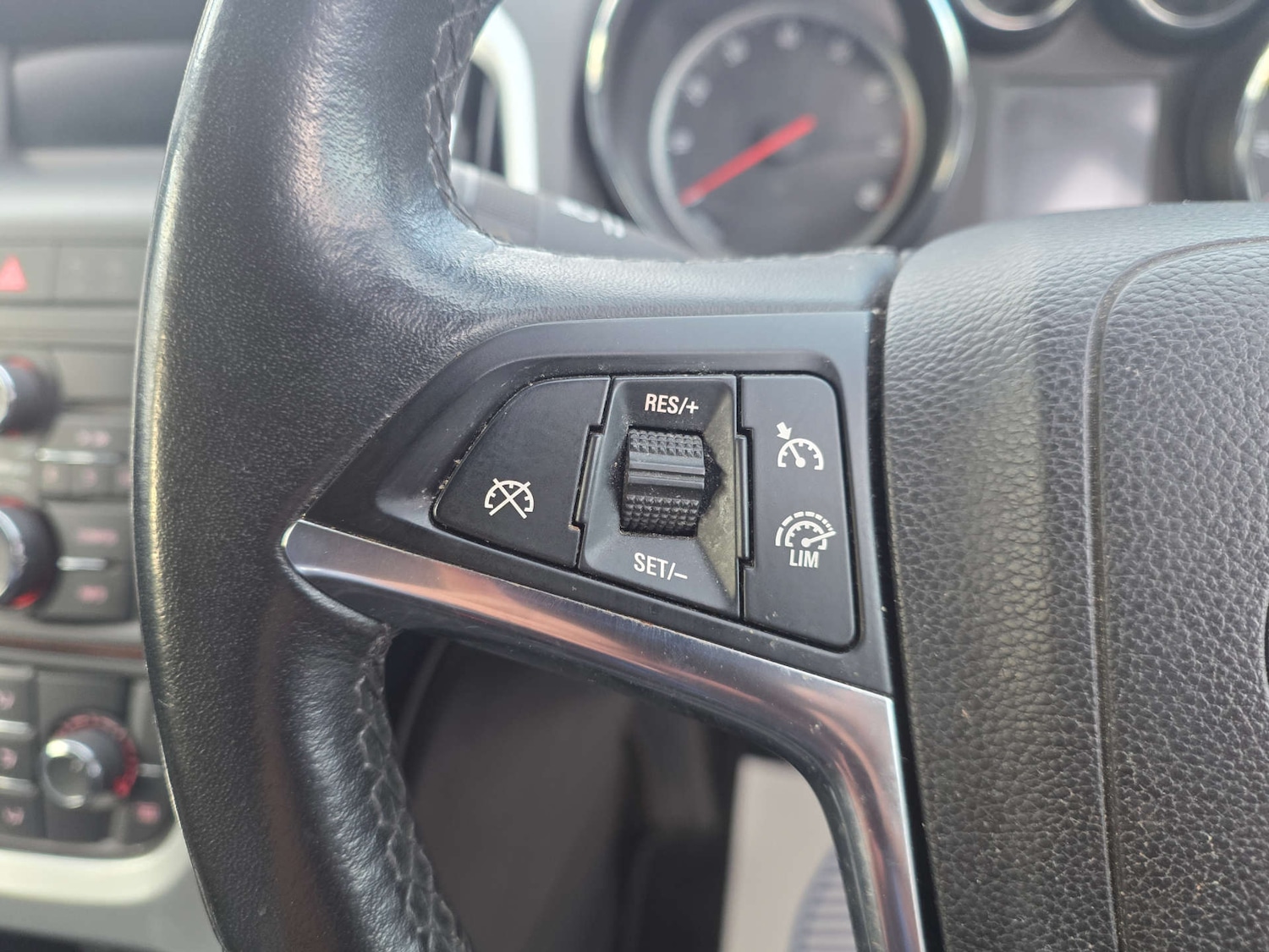 Used Vauxhall Astra 2015 for sale - 77187755: Photo 13