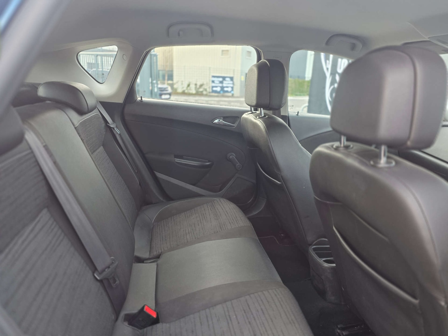 Used Vauxhall Astra 2015 for sale - 77187755: Photo 31