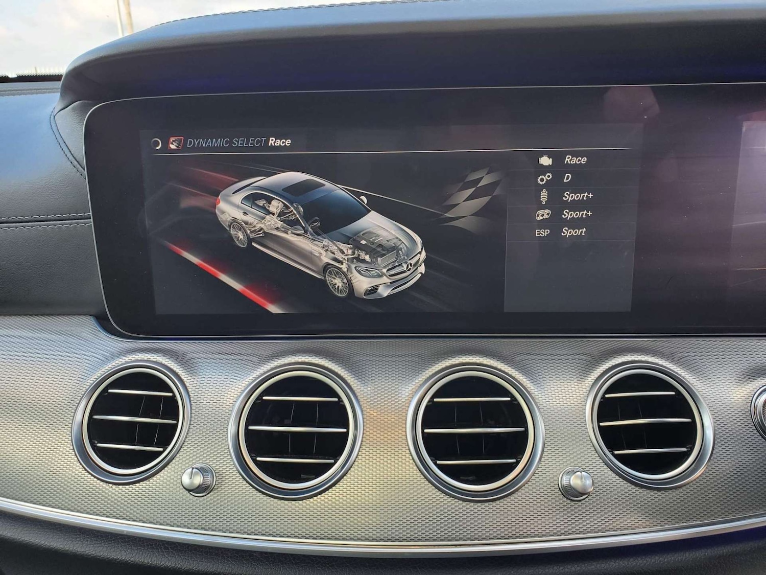 Used Mercedes-Benz E Class 2018 for sale - 76690621: Photo 63