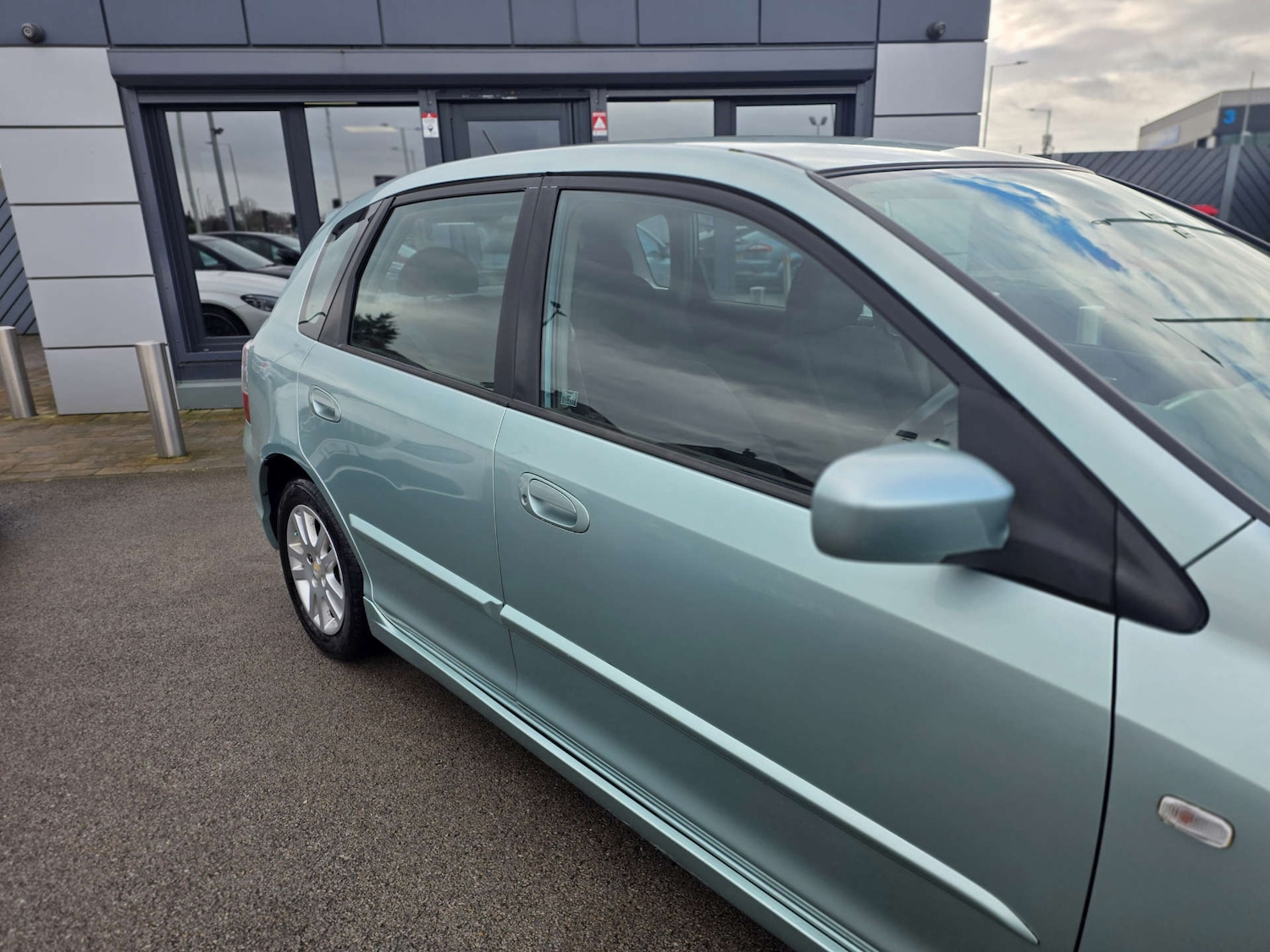 Used Honda Civic 2005 for sale - 77613779: Photo 2