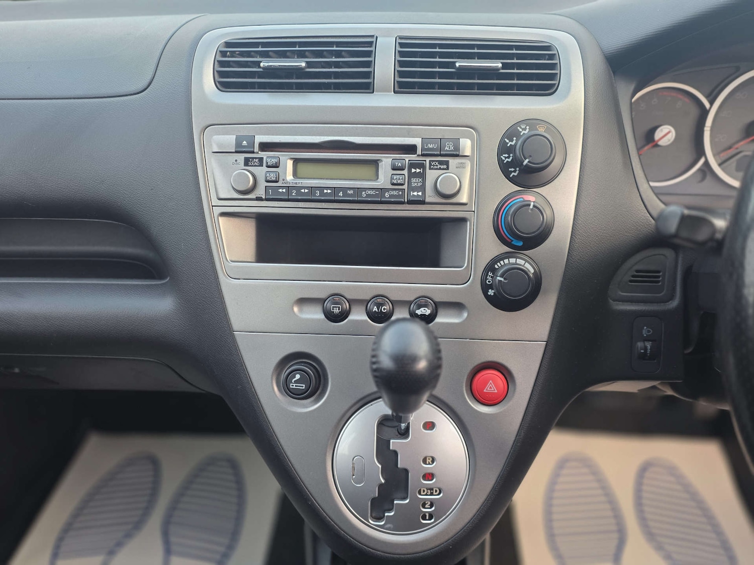 Used Honda Civic 2005 for sale - 77613779: Photo 33