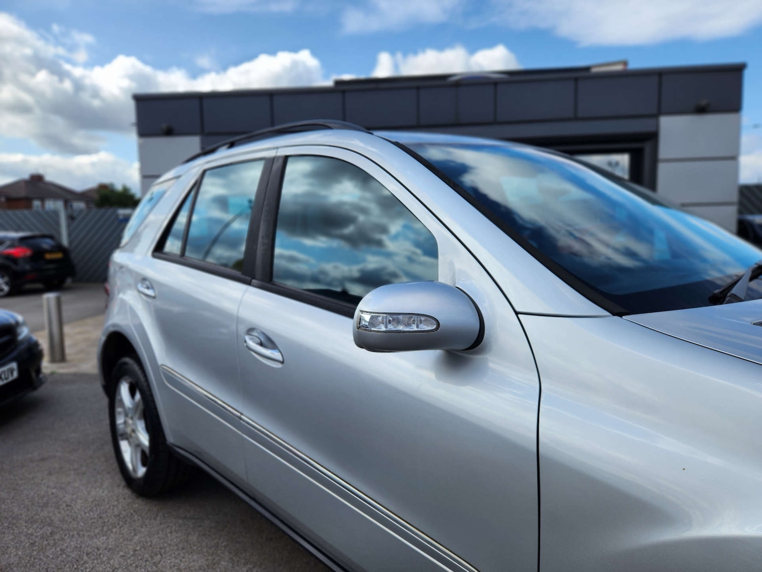 Used Mercedes-Benz M Class 2006 for sale - 76690633: Photo 2