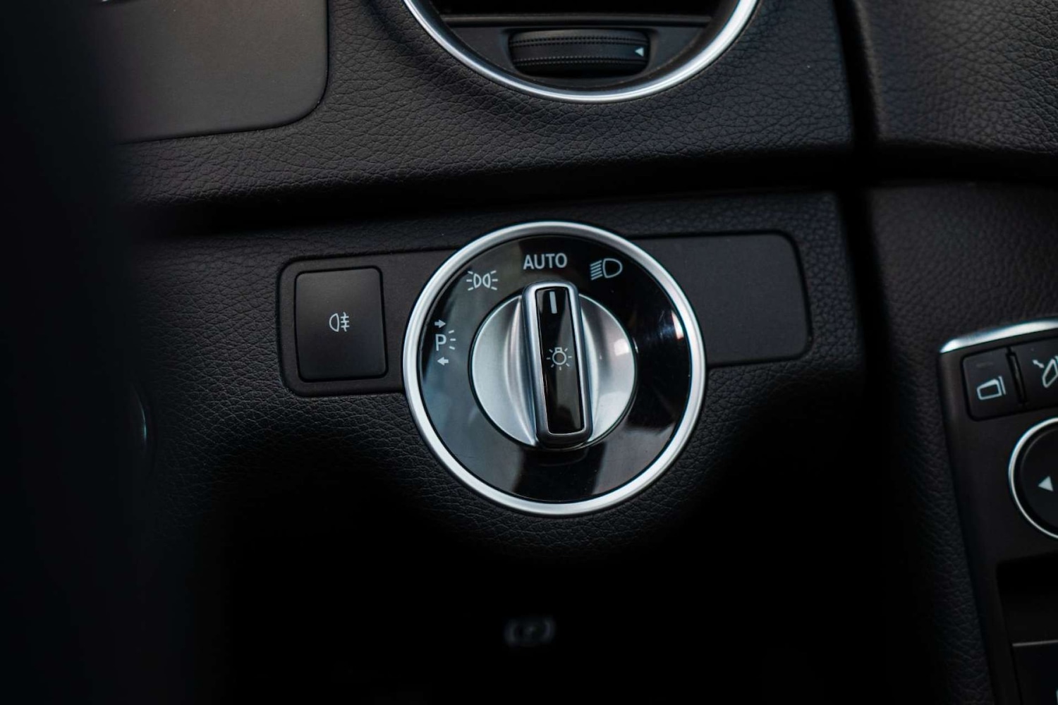 Used Mercedes-Benz C Class 2012 for sale - 76690625: Photo 34