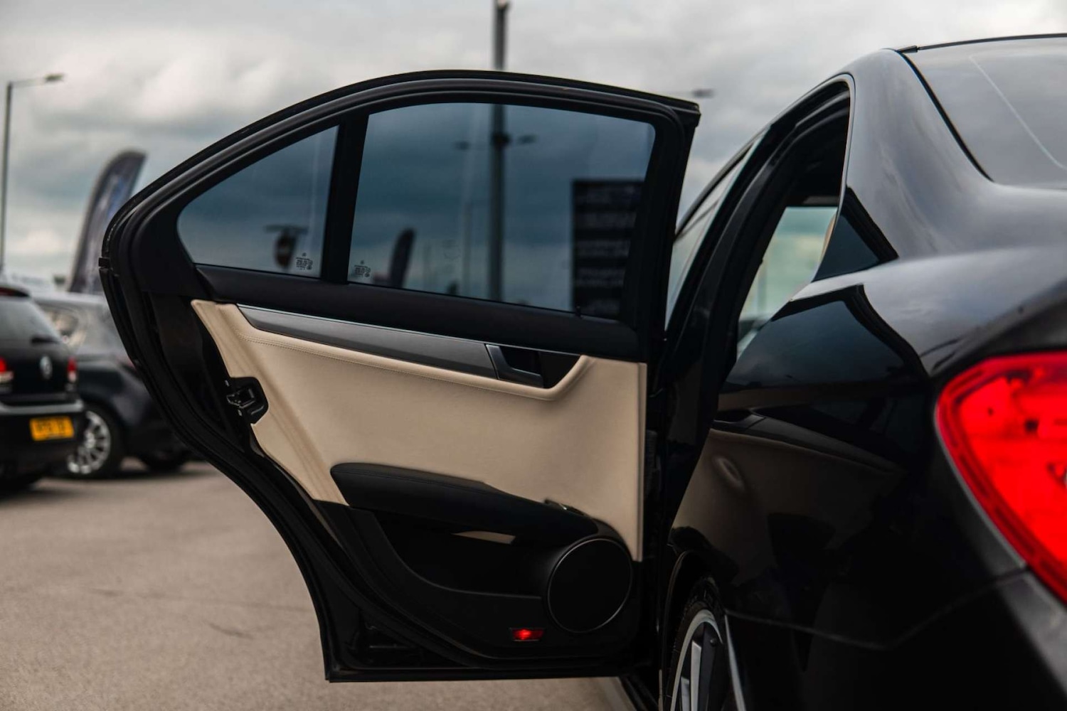 Used Mercedes-Benz C Class 2012 for sale - 76690625: Photo 42