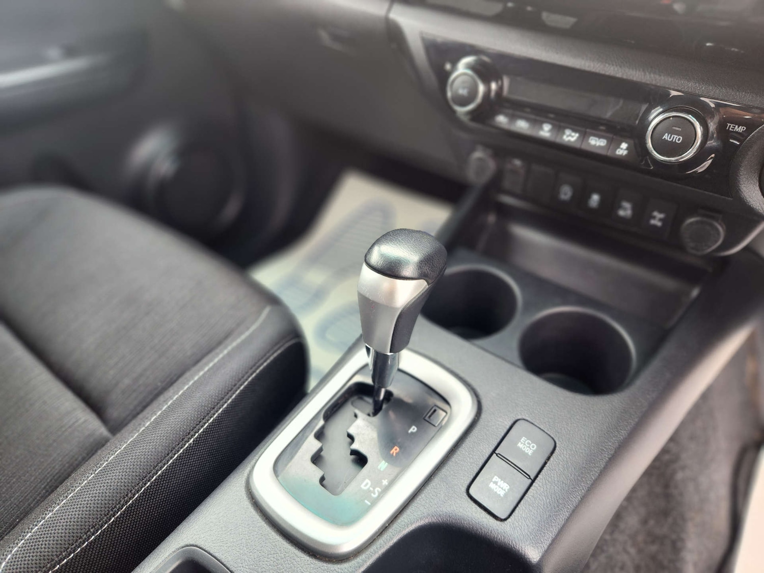 Used Toyota Hilux 2020 for sale - 76829772: Photo 59