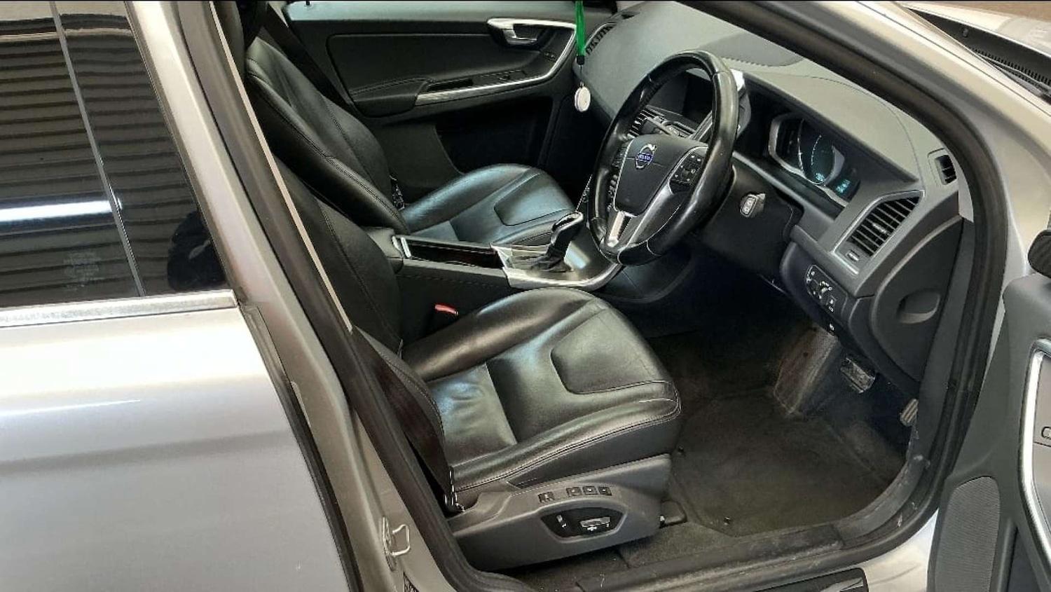 Used Volvo XC60 2014 for sale - 77893499: Photo 17