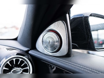 Used Mercedes-Benz E Class 2018 for sale - 76690620: Photo