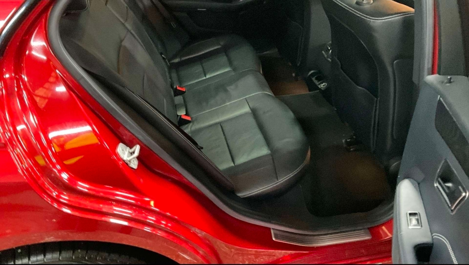 Used Mercedes-Benz E Class 2015 for sale - 77508826: Photo 5