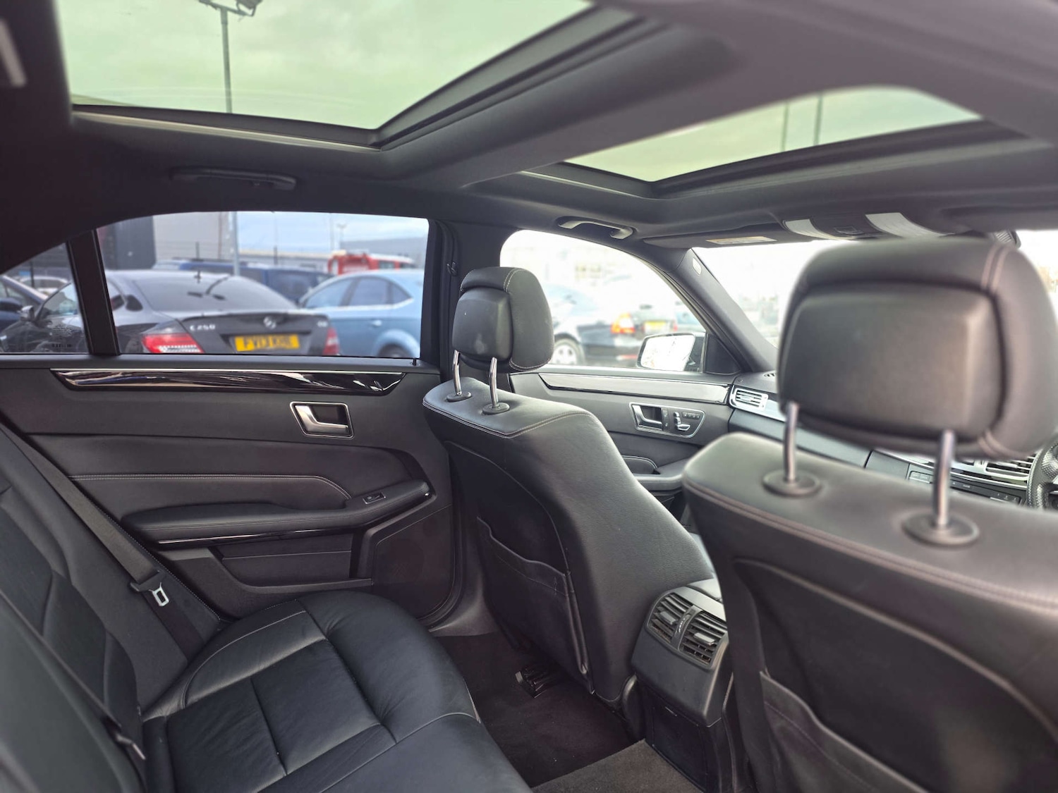 Used Mercedes-Benz E Class 2015 for sale - 77508826: Photo 65