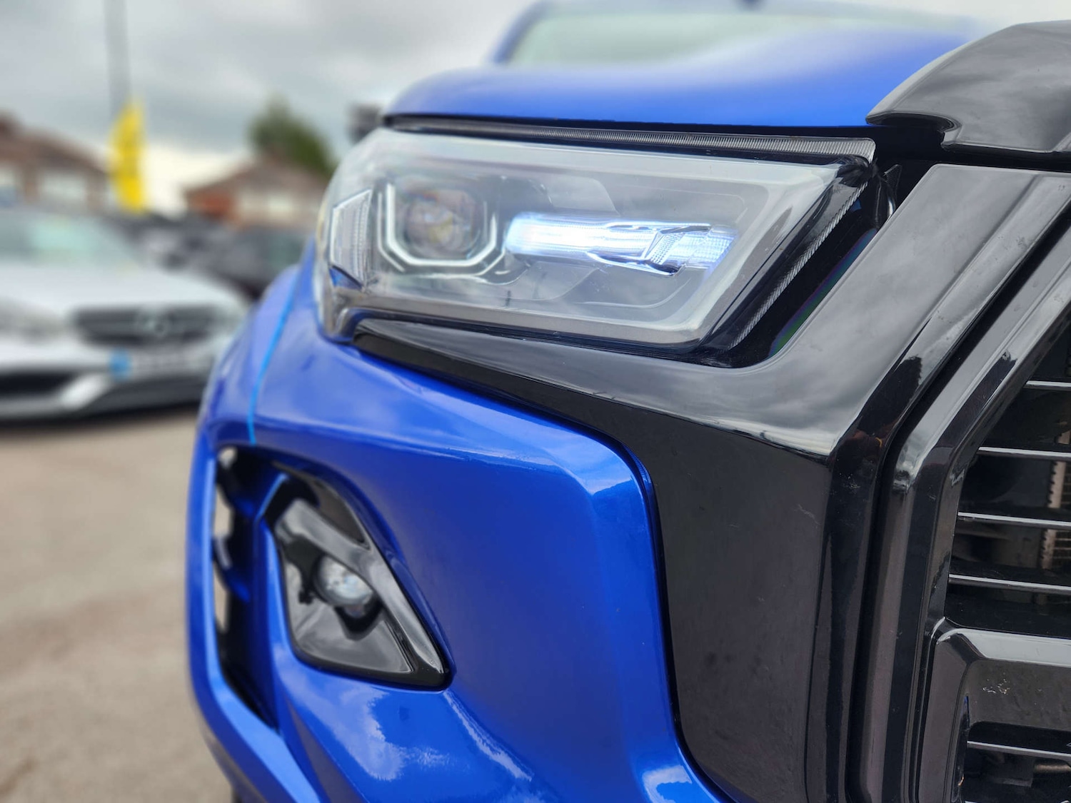 Used Toyota Hilux 2023 for sale - 76690628: Photo 9