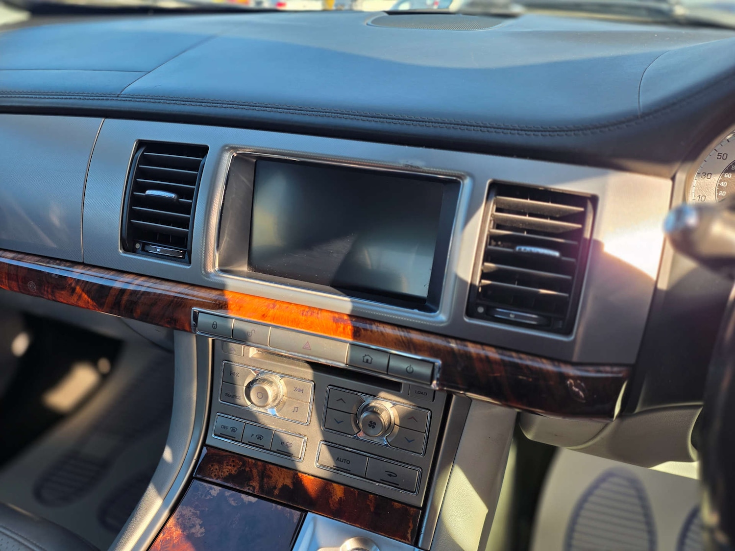 Used Jaguar XF 2010 for sale - 78003861: Photo 39