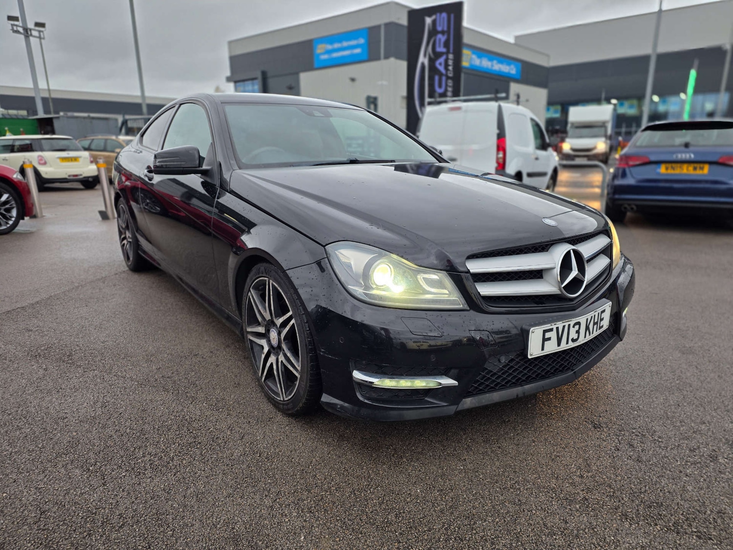 Used Mercedes-Benz C Class 2013 for sale - 76690650: Photo 1