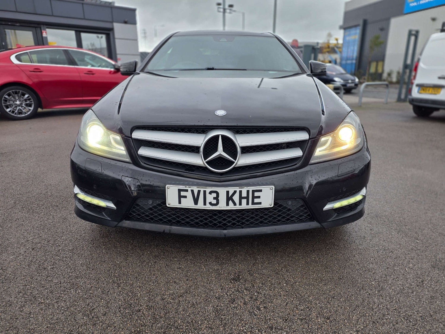 Used Mercedes-Benz C Class 2013 for sale - 76690650: Photo 3