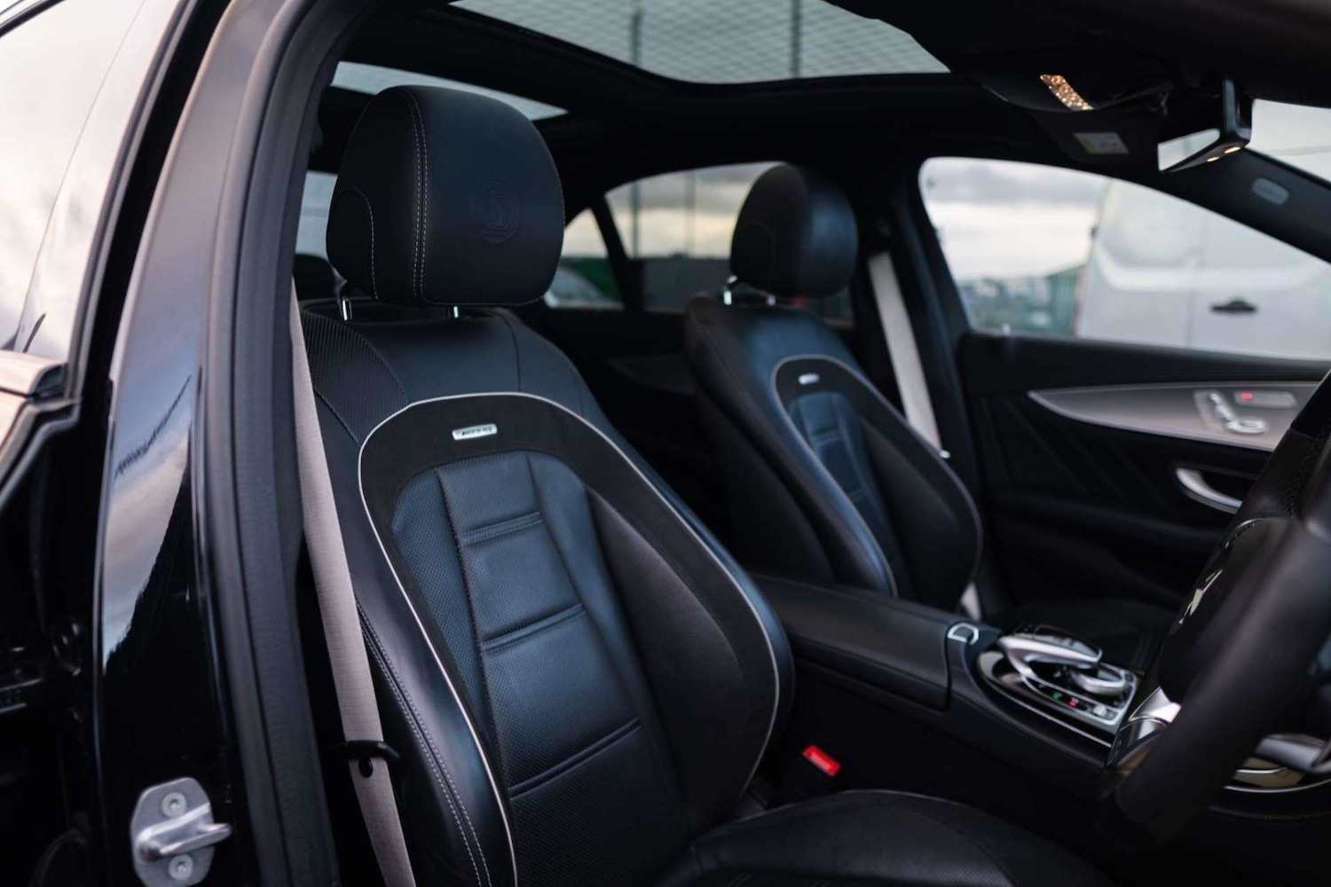 Used Mercedes-Benz E Class 2017 for sale - 76690622: Photo 31