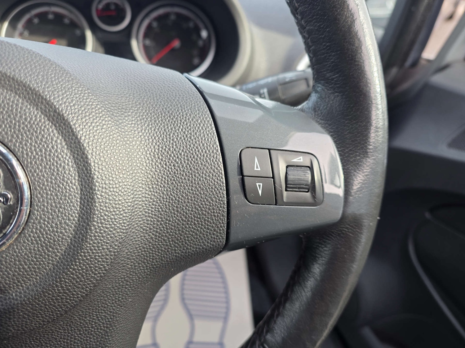 Used Vauxhall Corsa 2011 for sale - 78091368: Photo 31