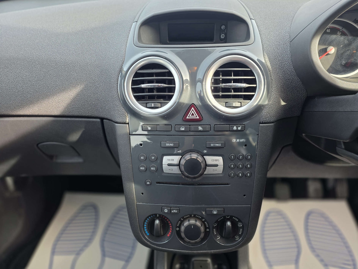 Used Vauxhall Corsa 2011 for sale - 78091368: Photo 39