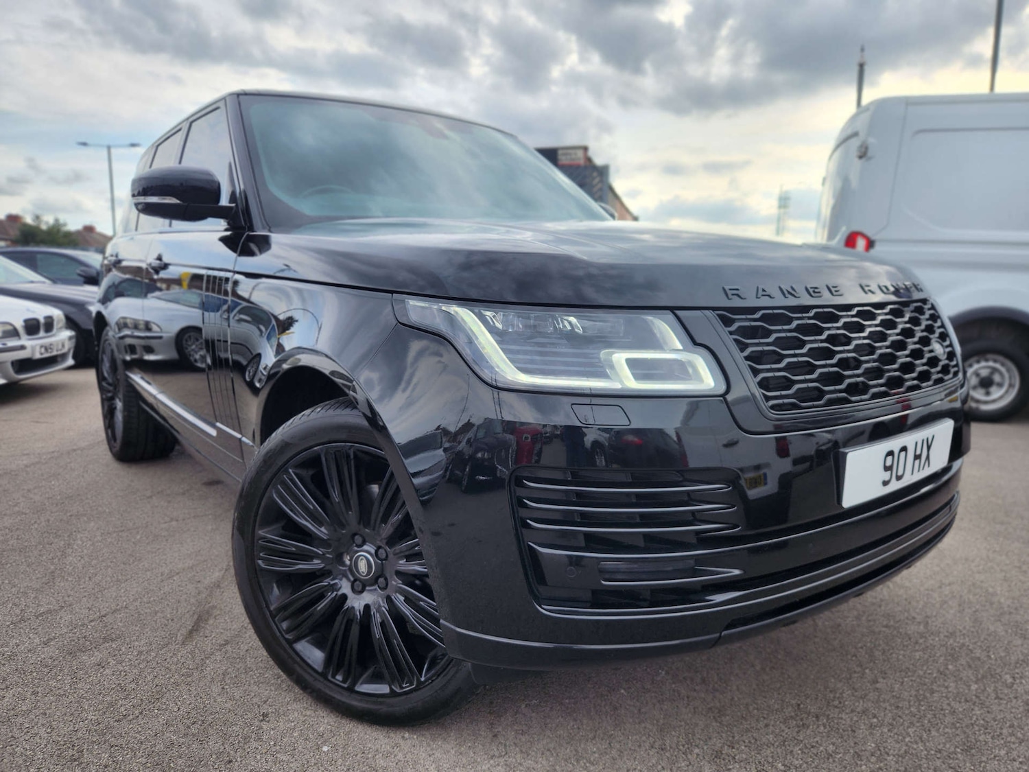 Used Land Rover Range Rover 2019 for sale - 76690638: Photo 2