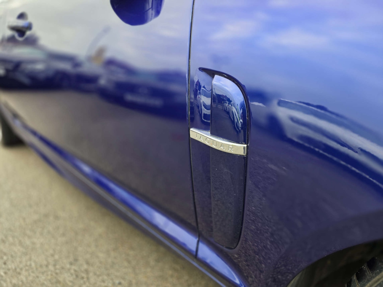 Used Jaguar XF 2011 for sale - 76690641: Photo 2