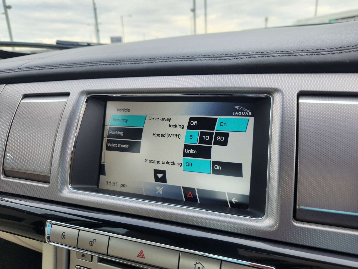 Used Jaguar XF 2011 for sale - 76690641: Photo 37