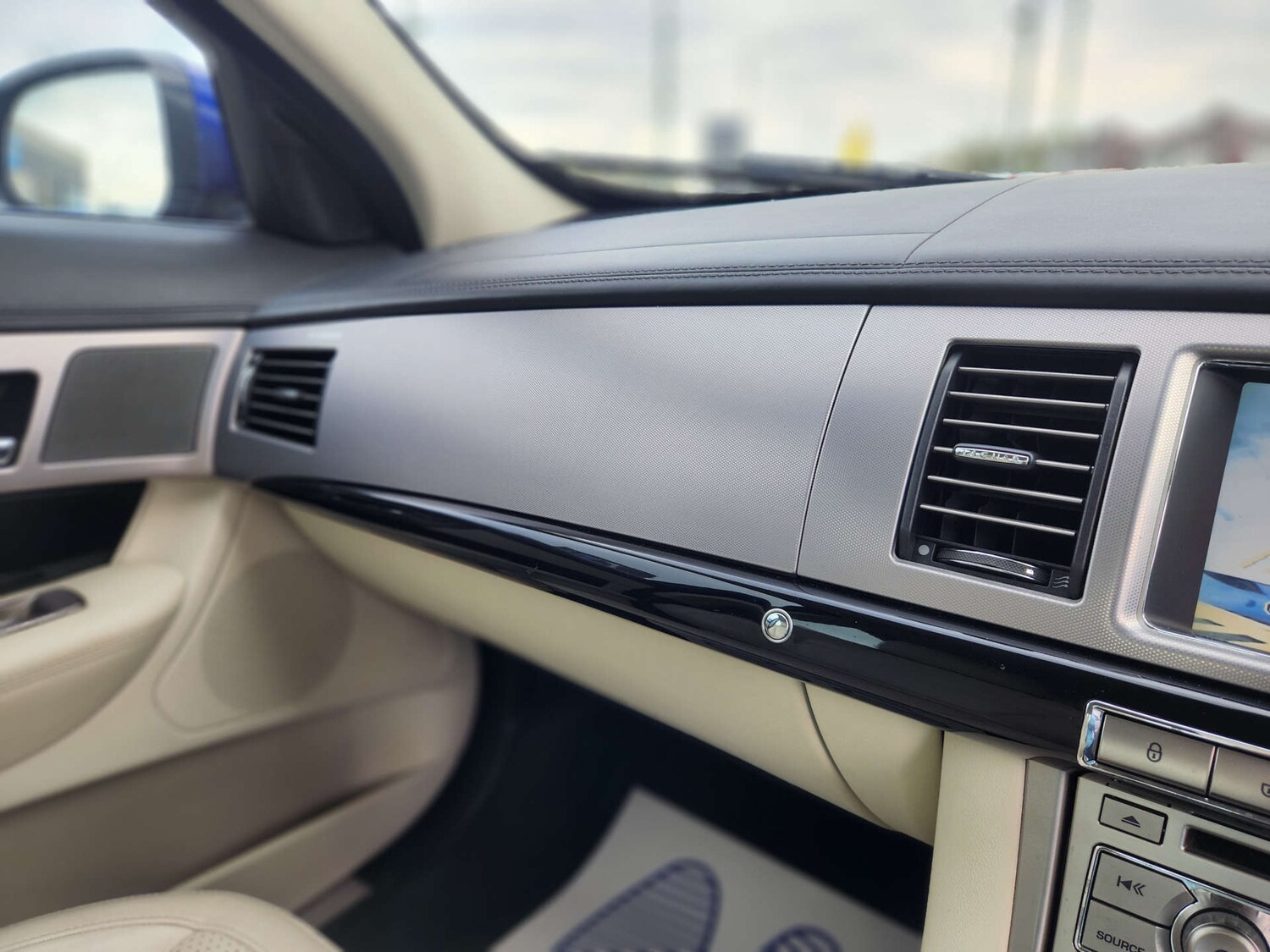 Used Jaguar XF 2011 for sale - 76690641: Photo 46