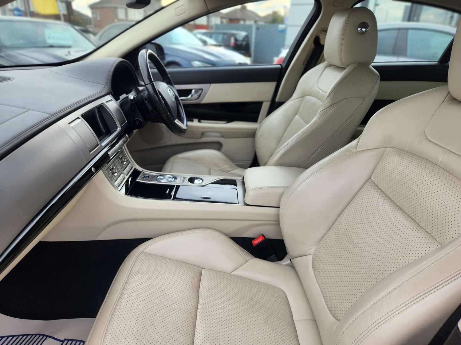 Used Jaguar XF 2011 for sale - 76690641: Photo 51