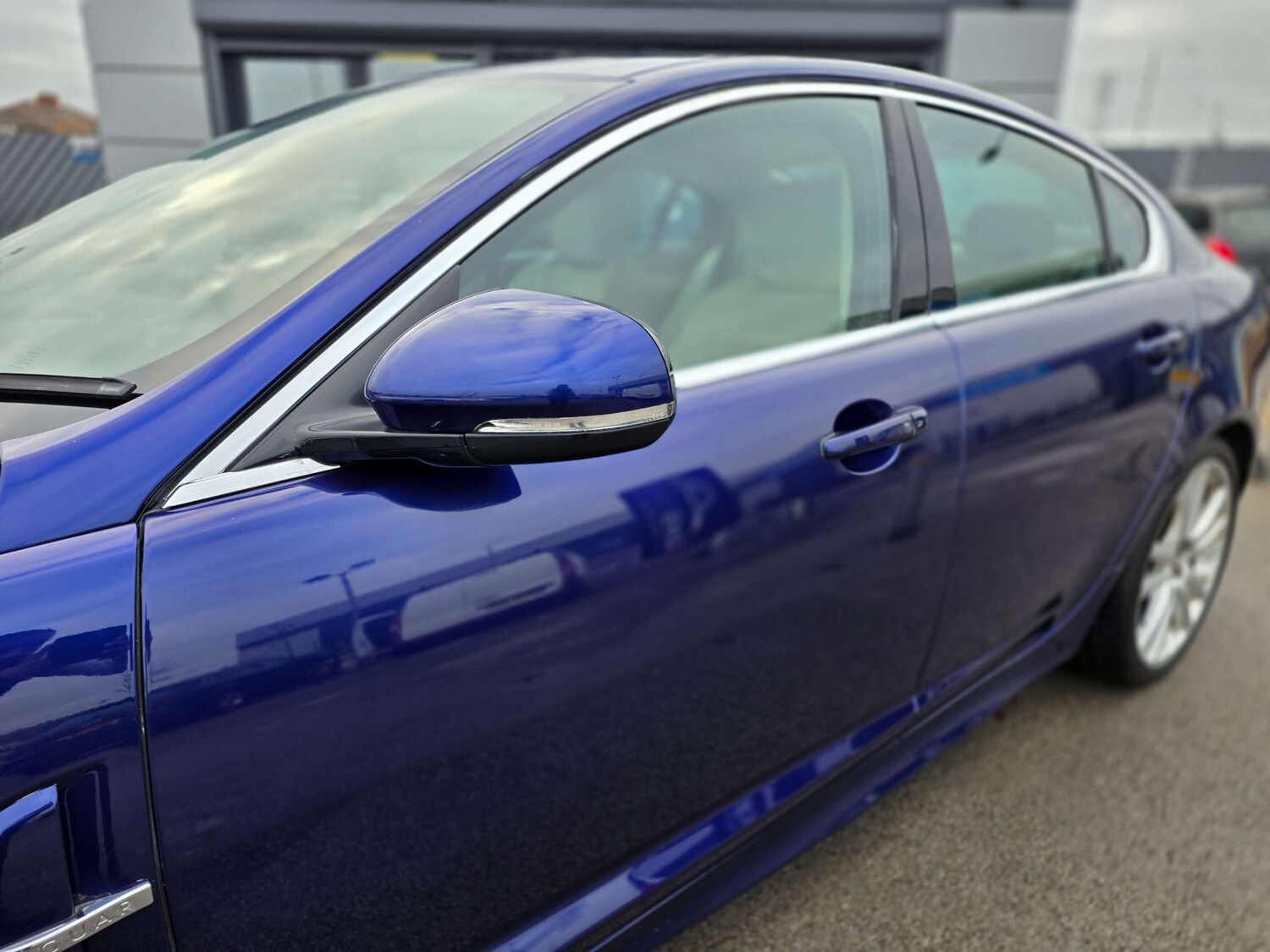 Used Jaguar XF 2011 for sale - 76690641: Photo 9