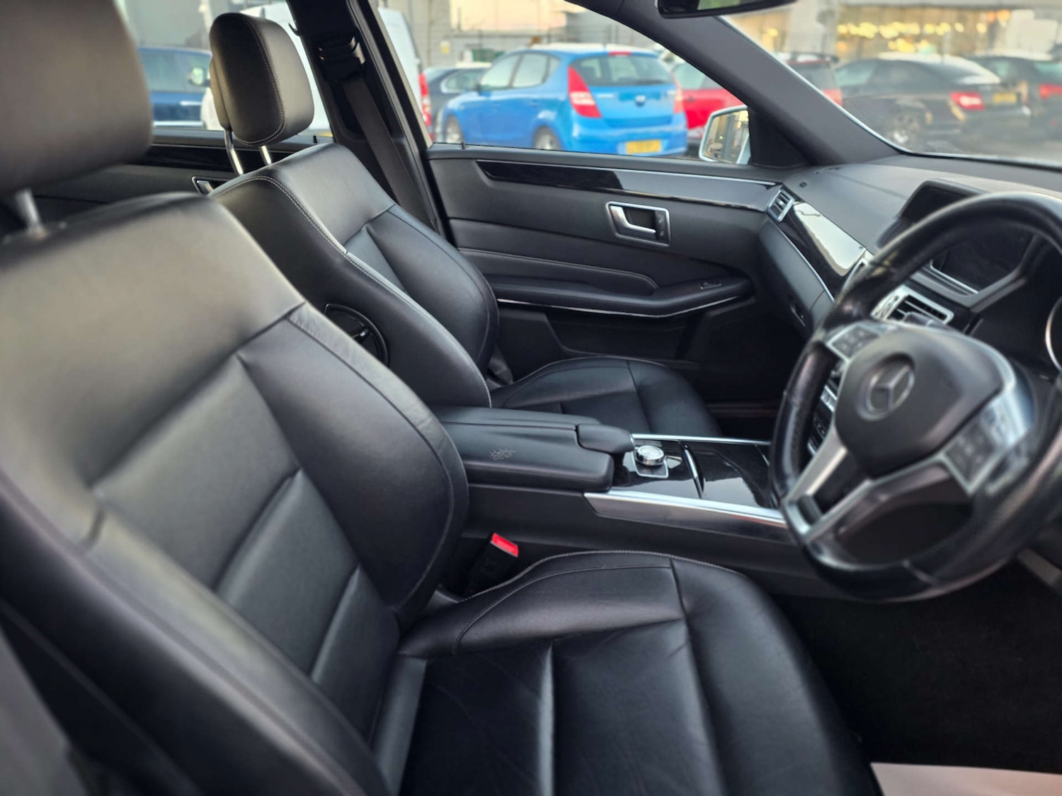 Used Mercedes-Benz E Class 2013 for sale - 76690661: Photo 27