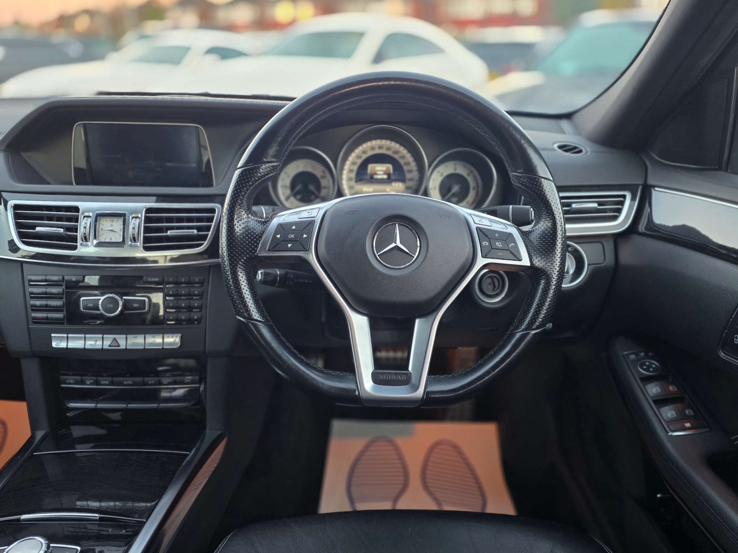 Used Mercedes-Benz E Class 2013 for sale - 76690661: Photo 31