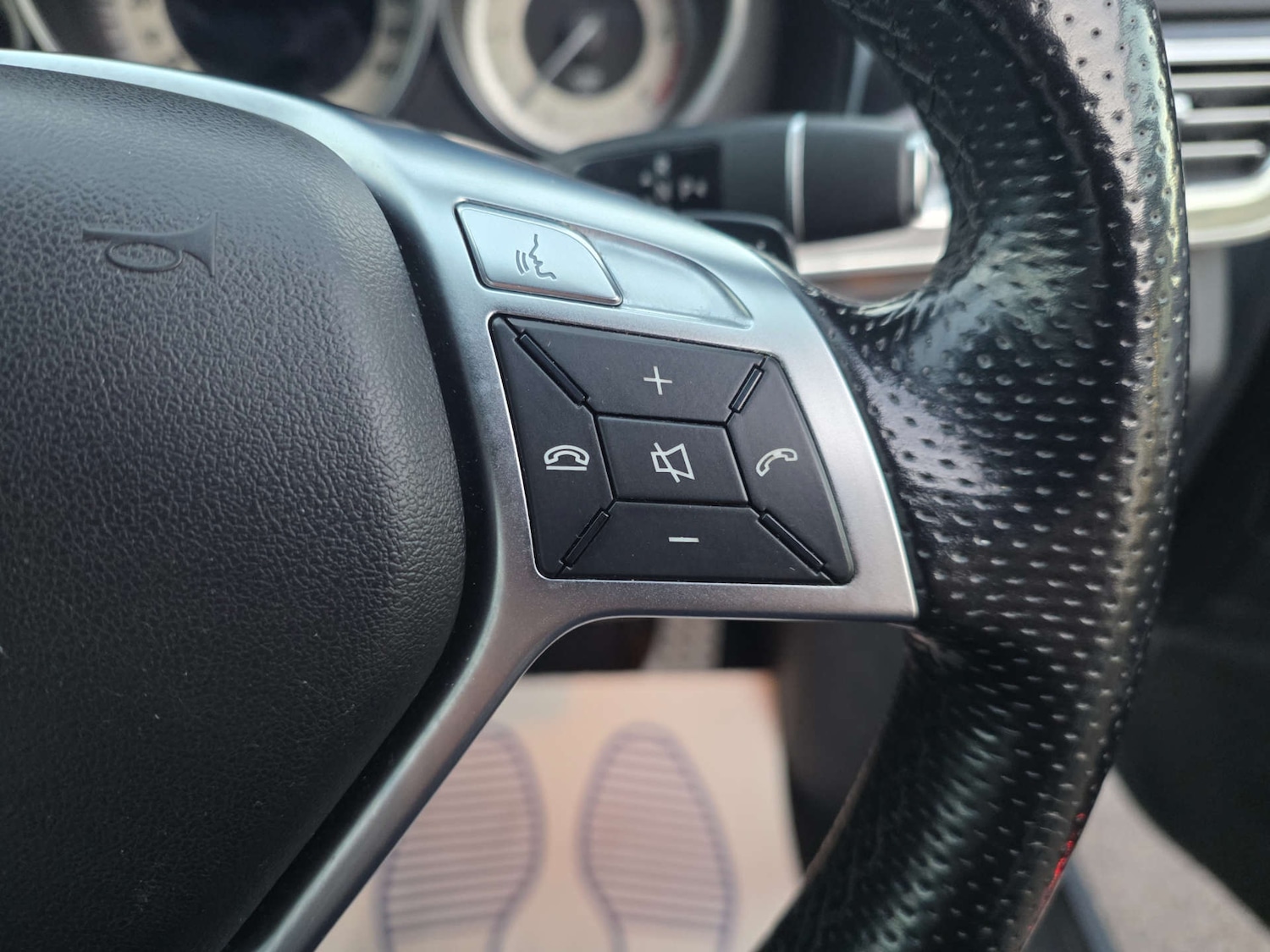 Used Mercedes-Benz E Class 2013 for sale - 76690661: Photo 33