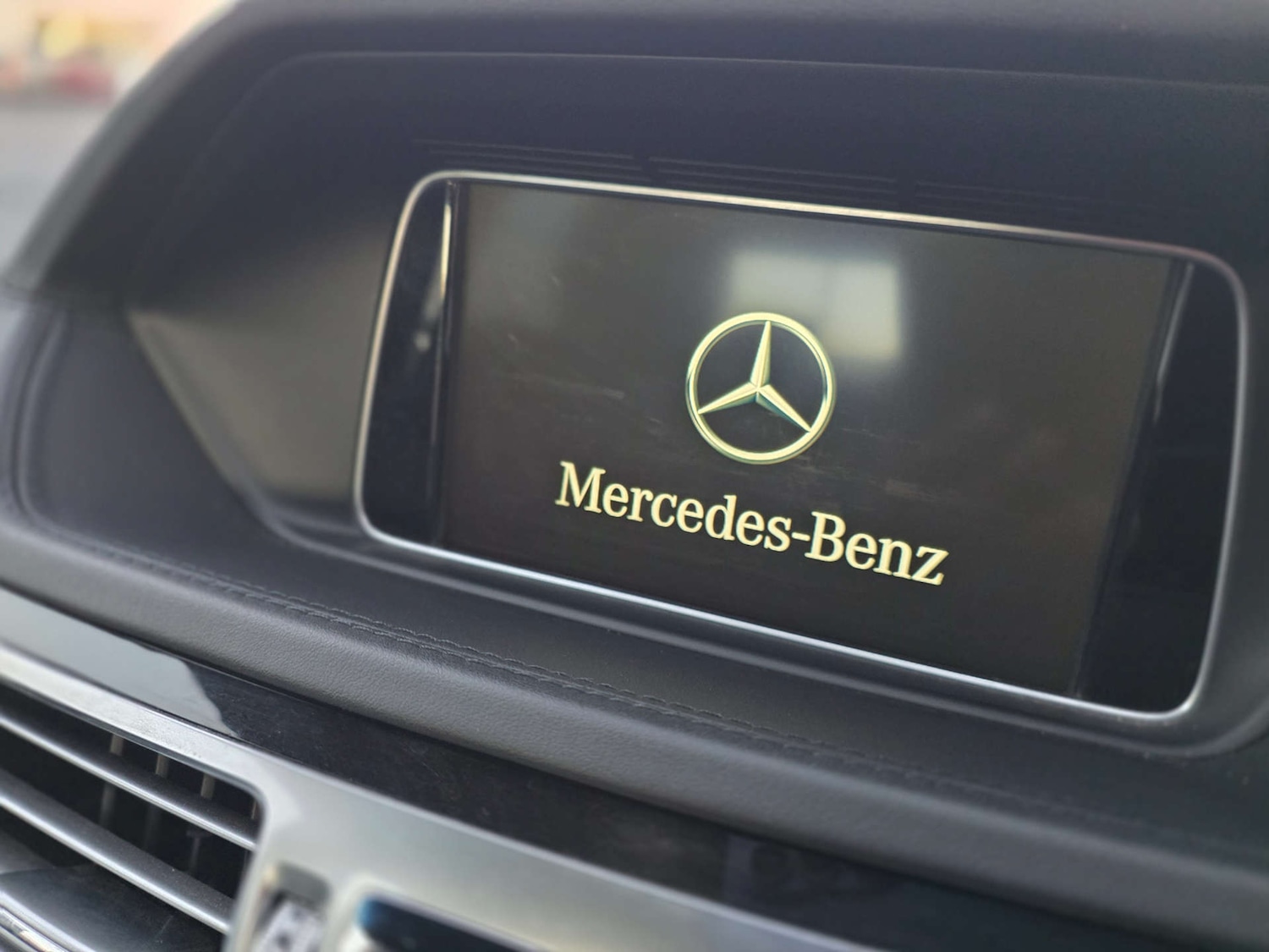 Used Mercedes-Benz E Class 2013 for sale - 76690661: Photo 40