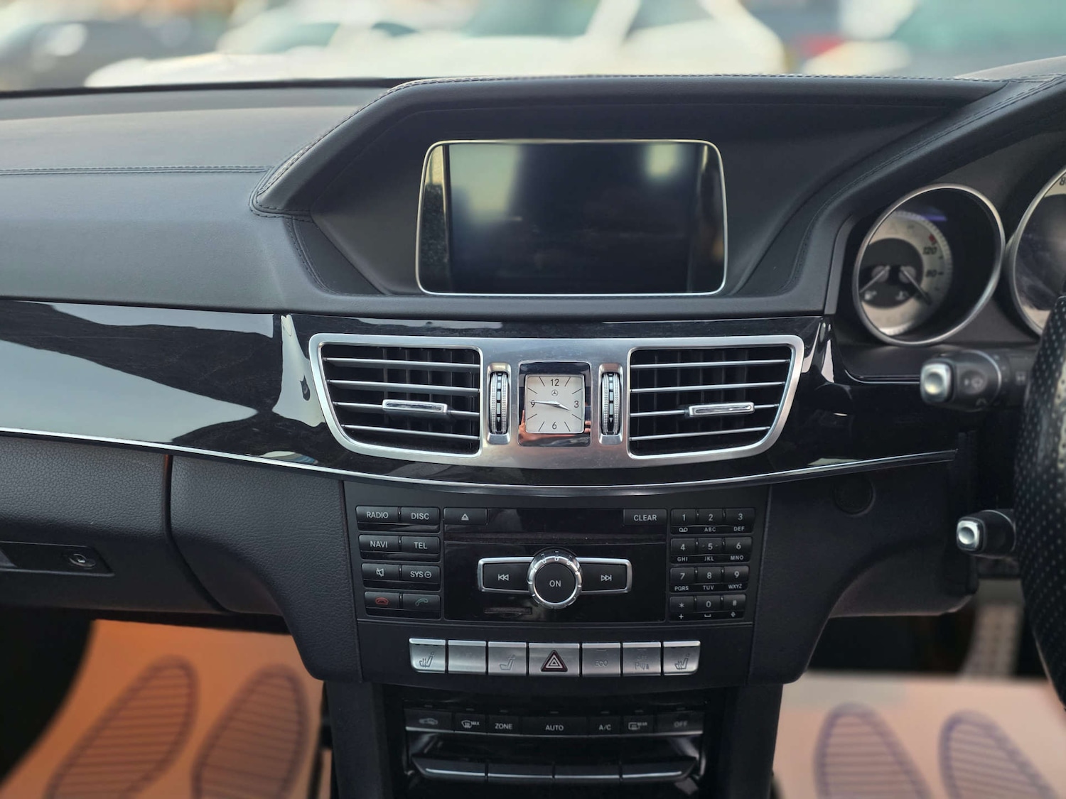 Used Mercedes-Benz E Class 2013 for sale - 76690661: Photo 46