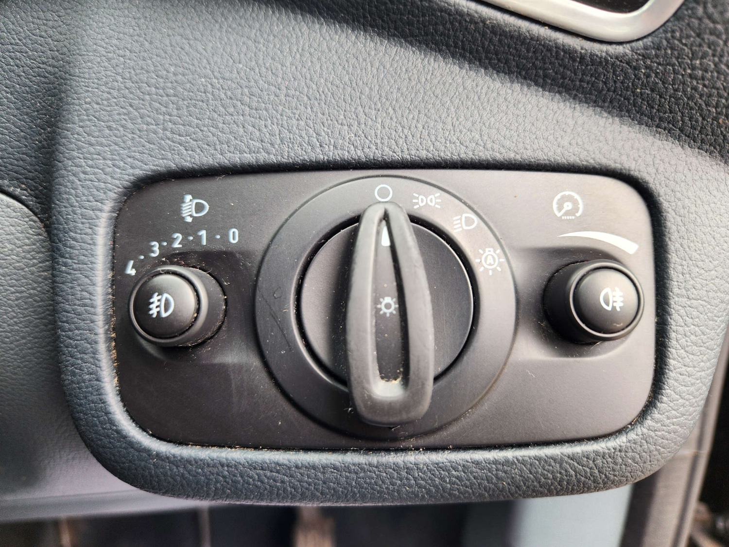 Used Ford C-Max 2011 for sale - 76690630: Photo 34