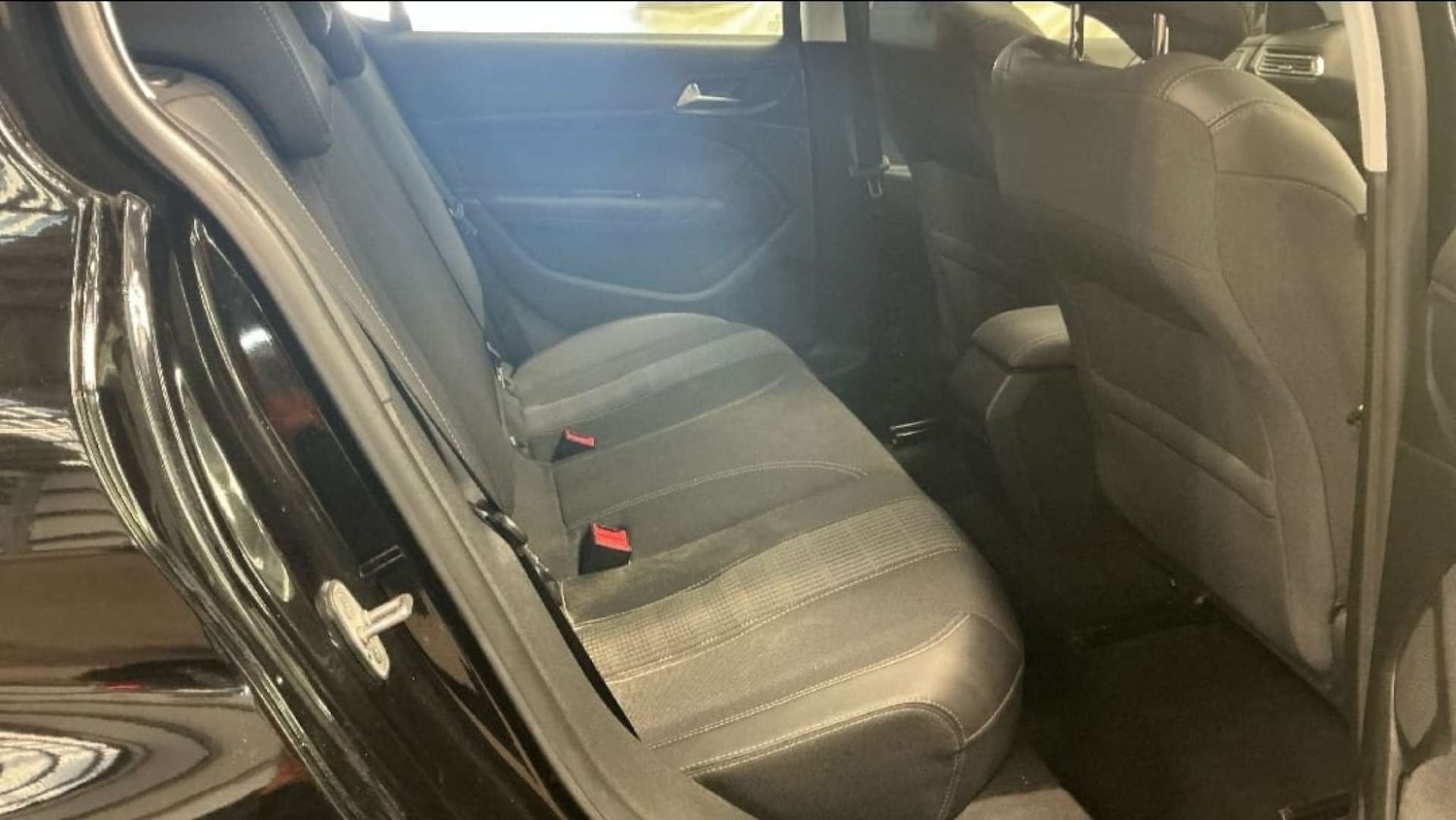 Used Peugeot 308 2018 for sale - 77165452: Photo 17