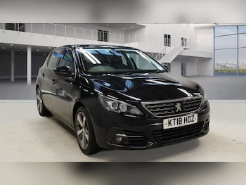 Used Peugeot 308 2018 for sale - 77165452: Photo