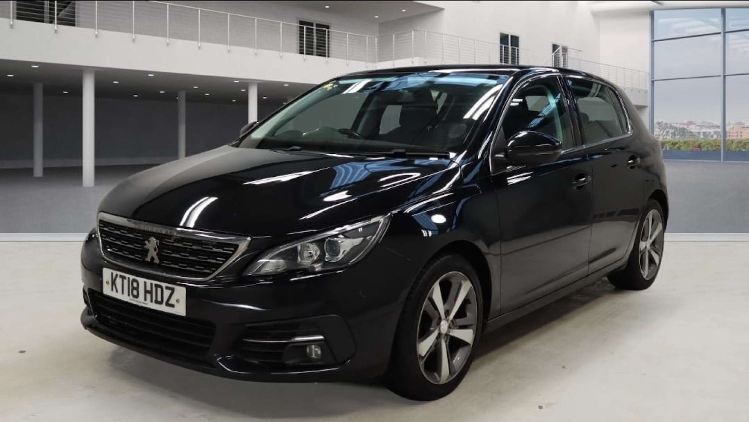 Used Peugeot 308 2018 for sale - 77165452: Photo 3