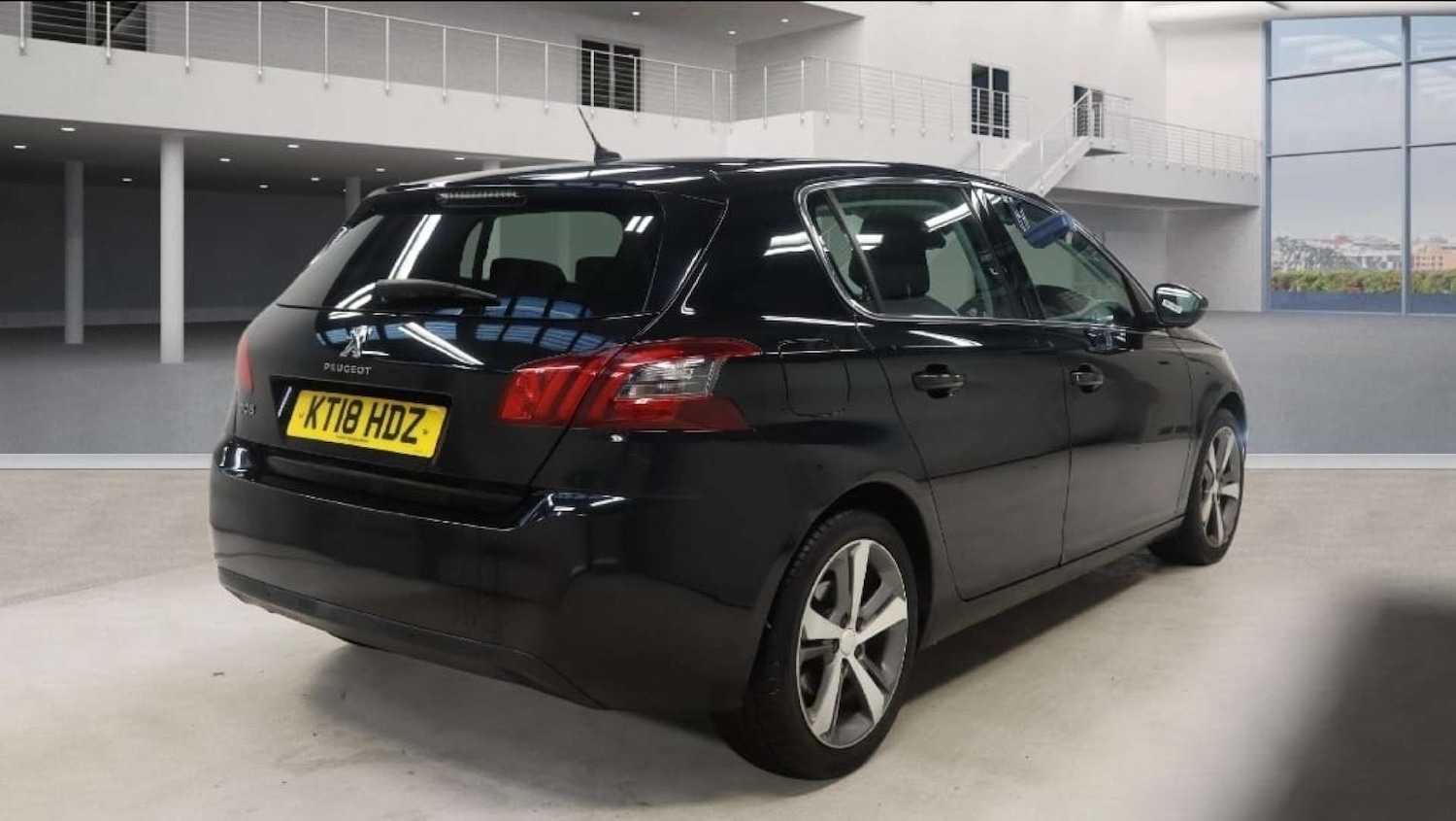 Used Peugeot 308 2018 for sale - 77165452: Photo 9