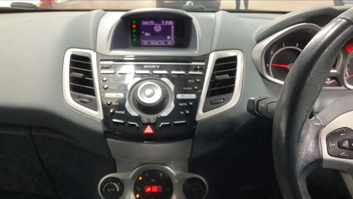 Used Ford Fiesta 2011 for sale - 76690657: Photo 11