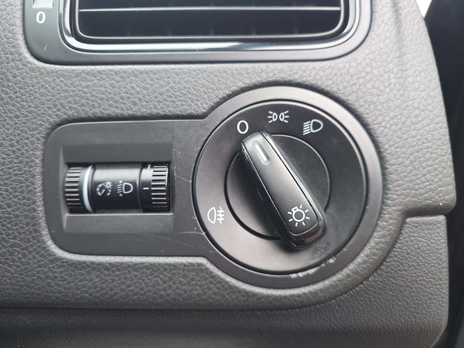 Used Volkswagen Polo 2010 for sale - 77053371: Photo 30