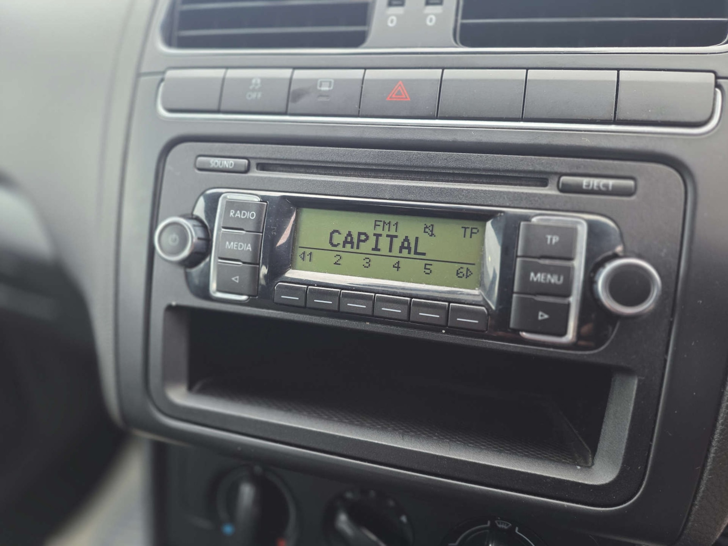 Used Volkswagen Polo 2010 for sale - 77053371: Photo 32